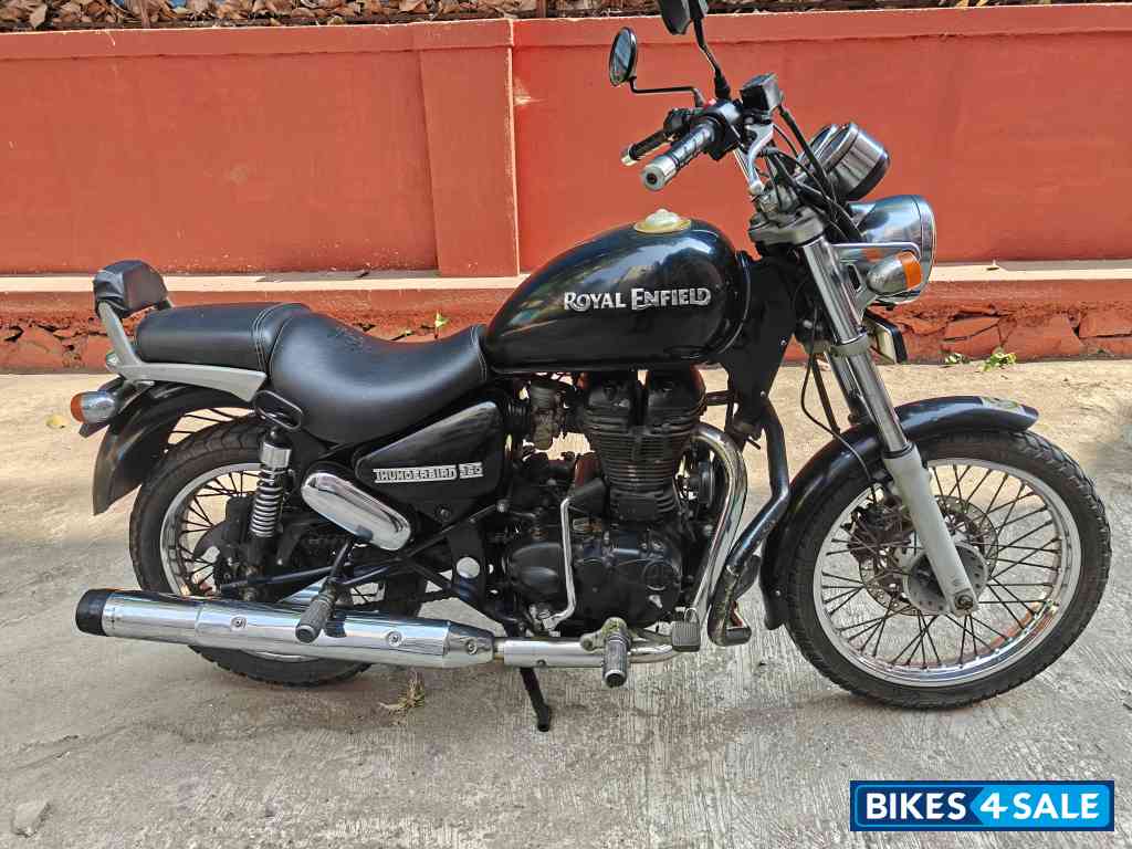 Black Royal Enfield Thunderbird 350 Black Royal Enfield Thunderbird 350