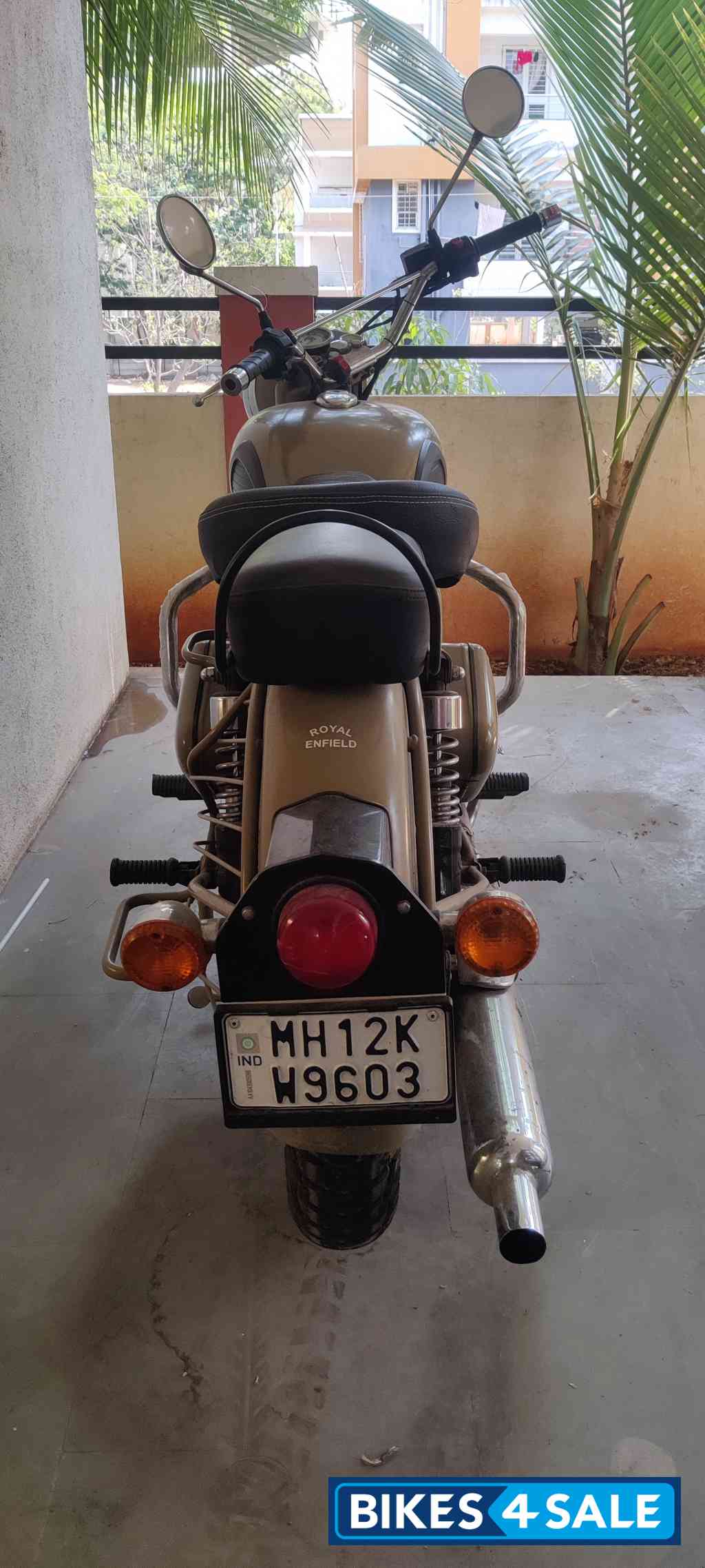 Desert Strom Royal Enfield Classic Desert Storm