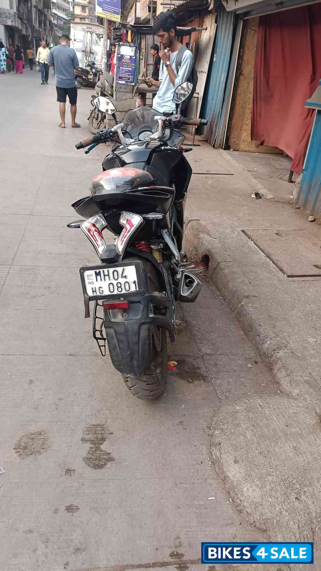 Bajaj Pulsar RS 200 ABS