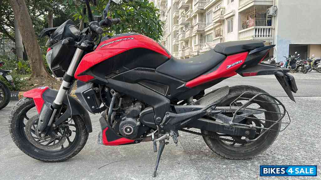 Red Bajaj Dominar 250
