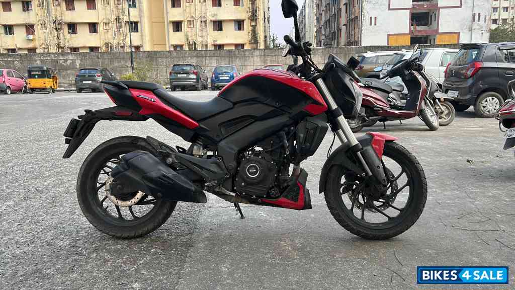 Red Bajaj Dominar 250