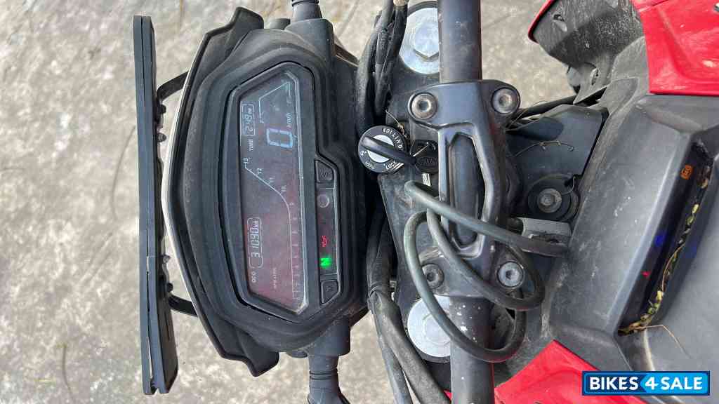 Red Bajaj Dominar 250