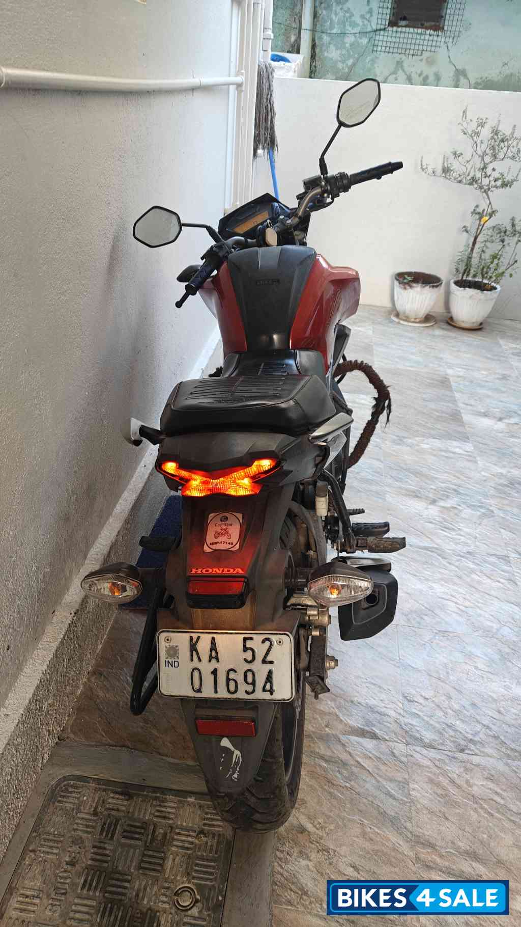 Honda CB Hornet 160R
