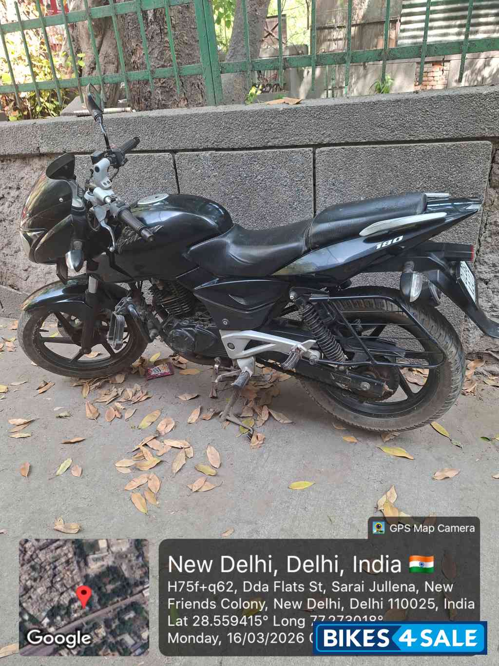 Black Bajaj Pulsar 180