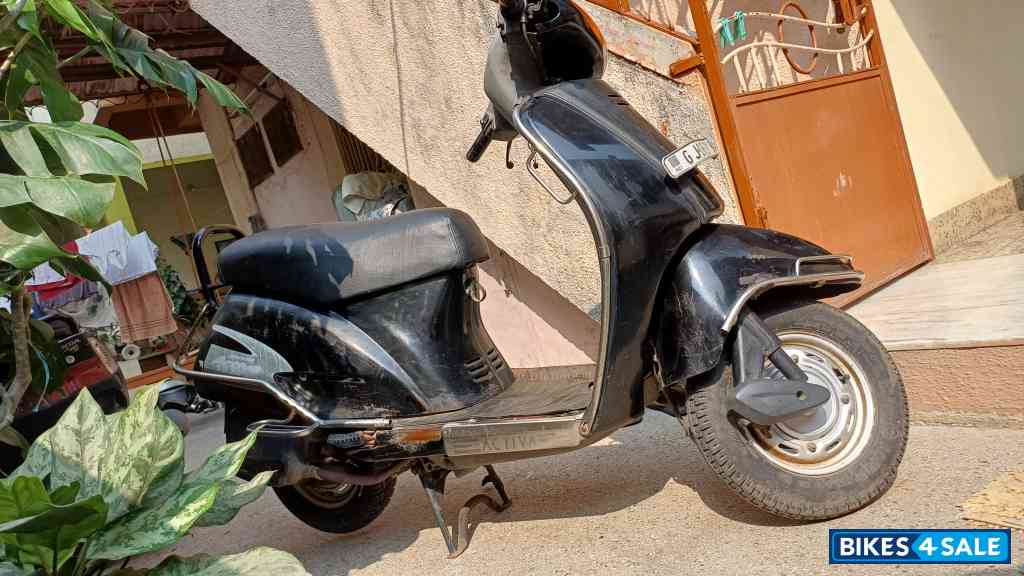 Black Honda Activa Black Honda Activa