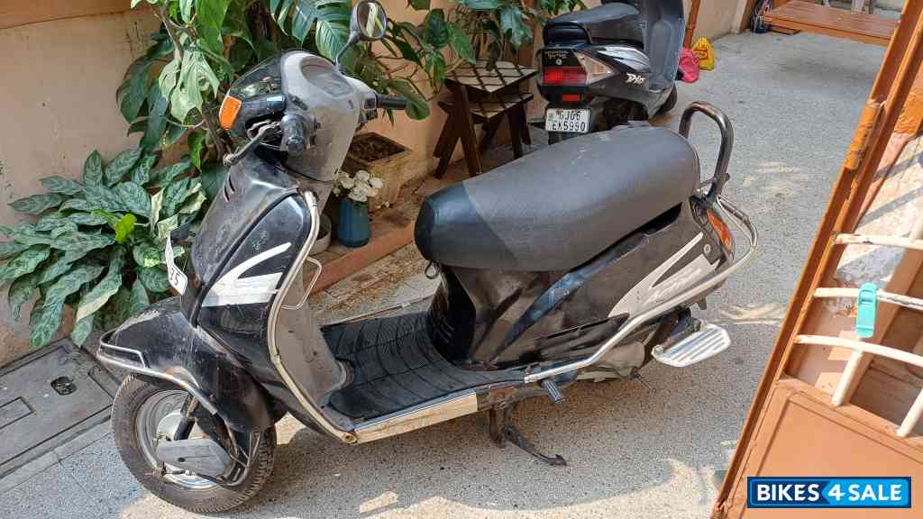 Black Honda Activa
