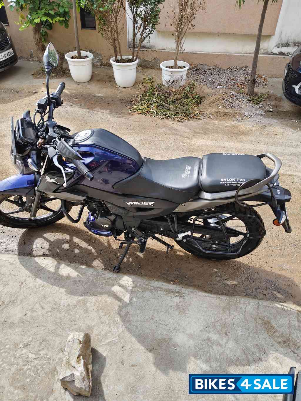 Blue TVS Raider Split Seat
