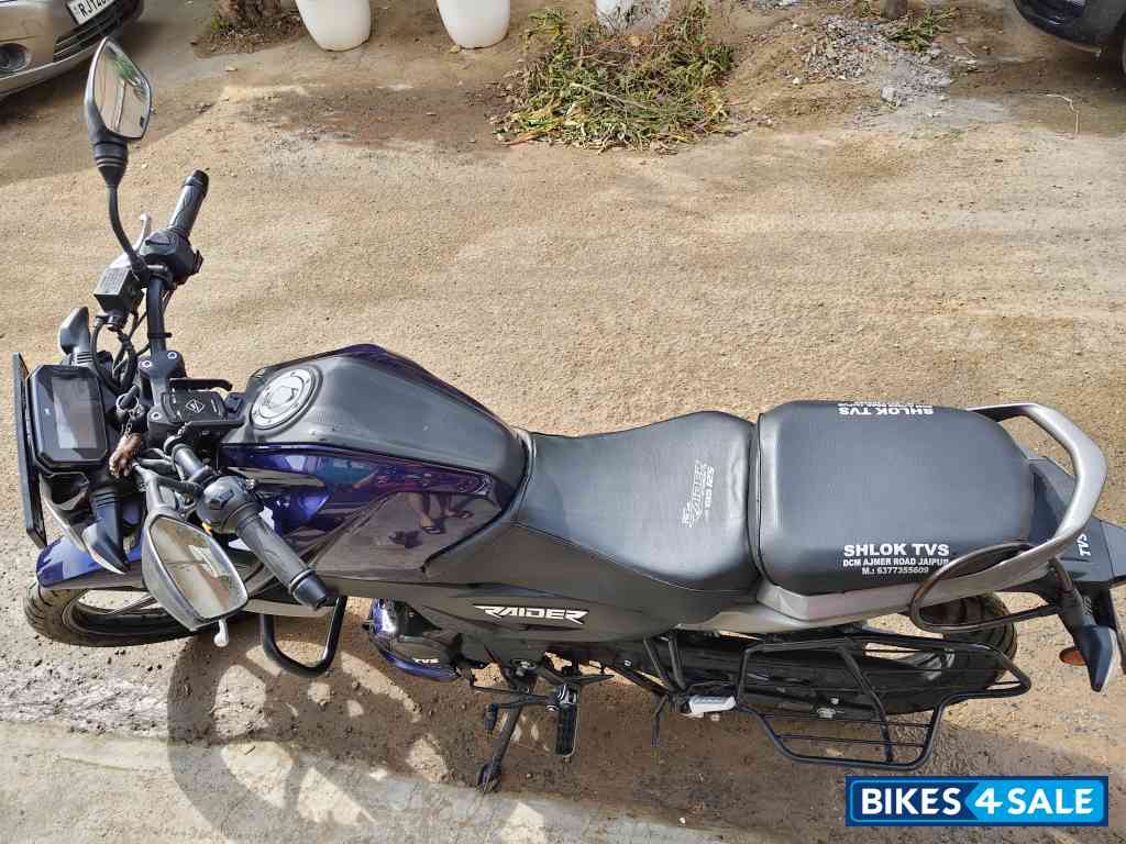 Blue TVS Raider Split Seat