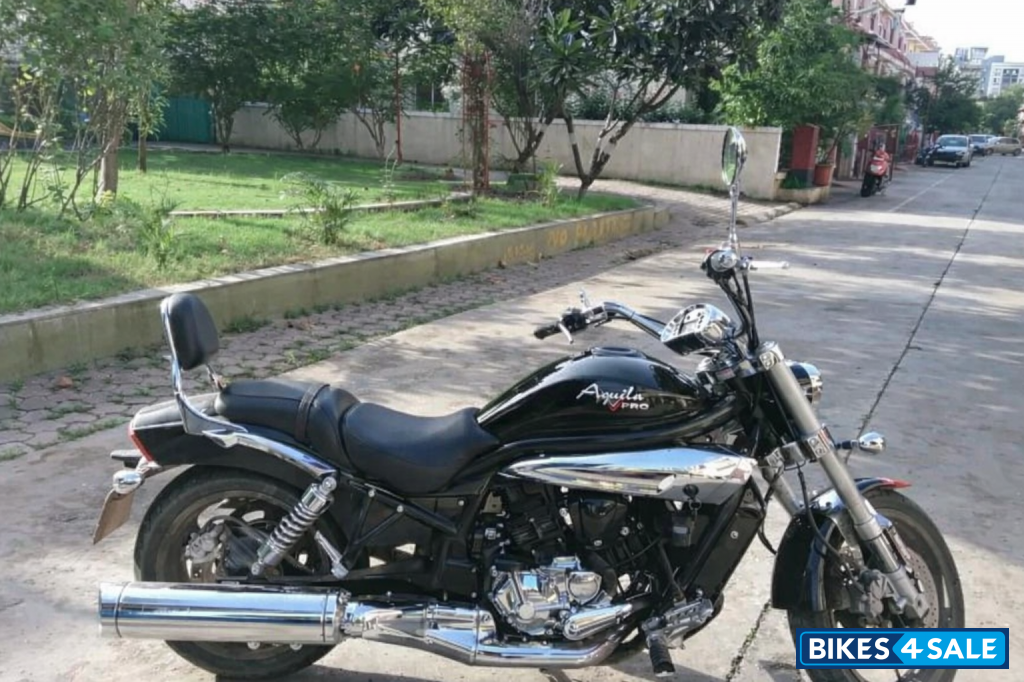 Black Hyosung Aquila Pro 650