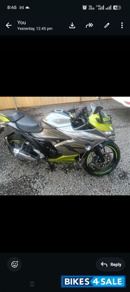 Met Gray Lush Green Suzuki Gixxer SF 2025