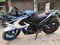 Bajaj Pulsar RS 200 ABS