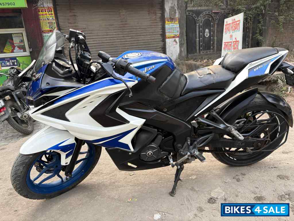 Bajaj Pulsar RS 200 ABS