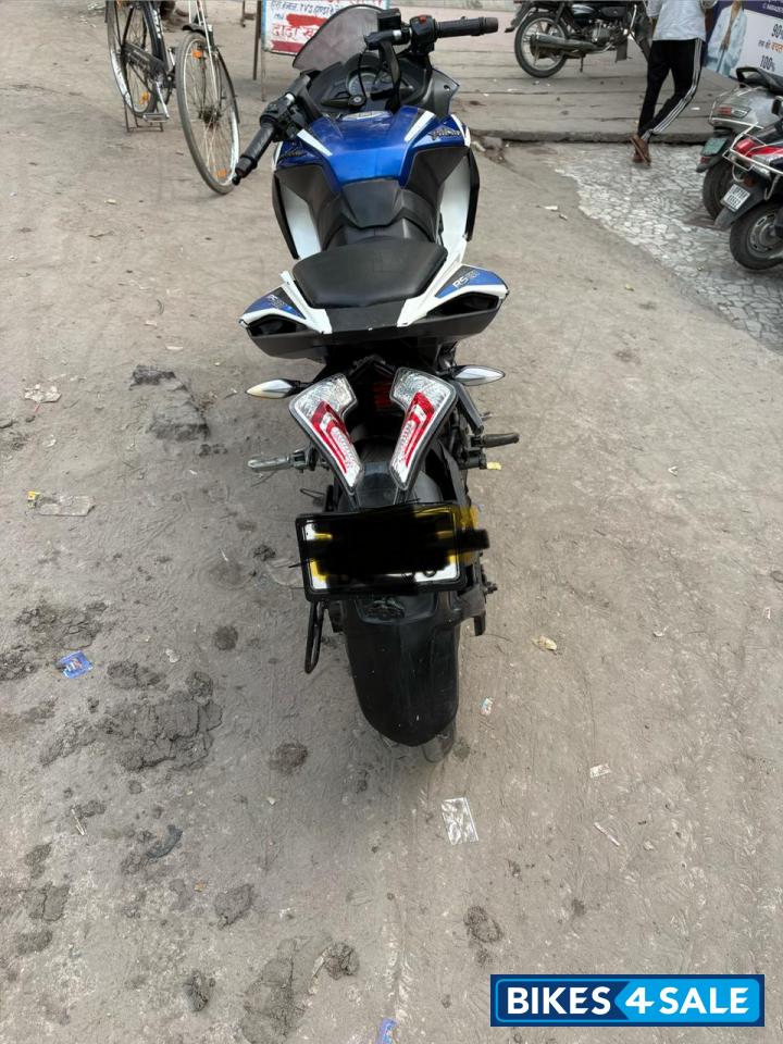 Bajaj Pulsar RS 200 ABS