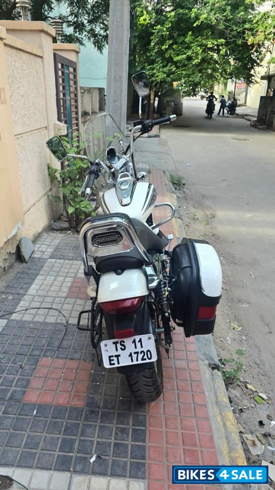 Bajaj Avenger Cruise 220 BS6