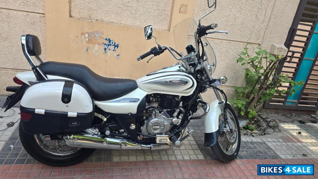 Bajaj Avenger Cruise 220 BS6