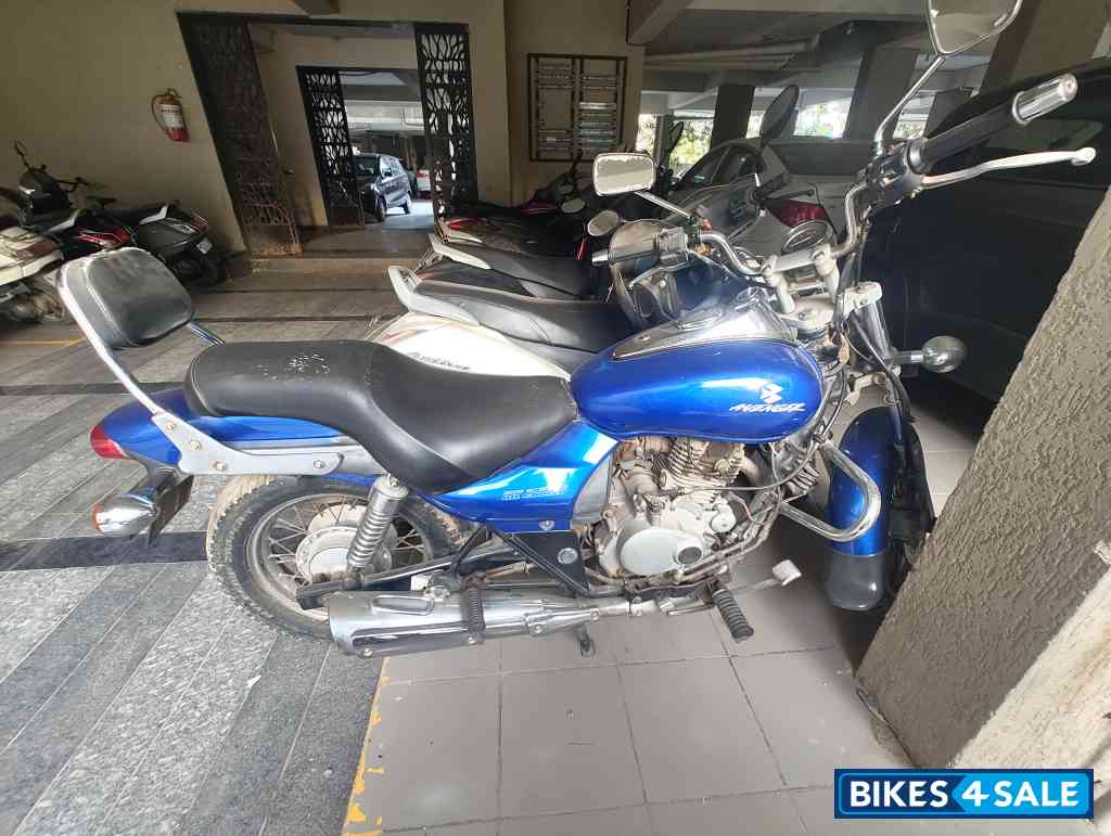 Bajaj Avenger 200 DTS-i