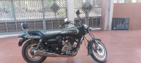 Black Bajaj Avenger Cruise 220
