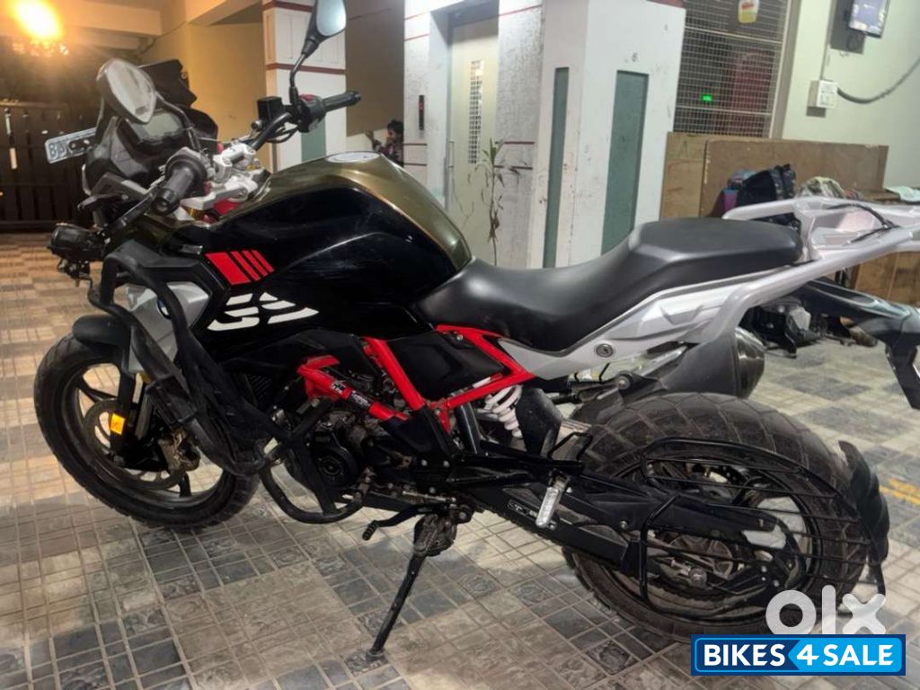 Kathmandu Golden Colour BMW G 310 GS