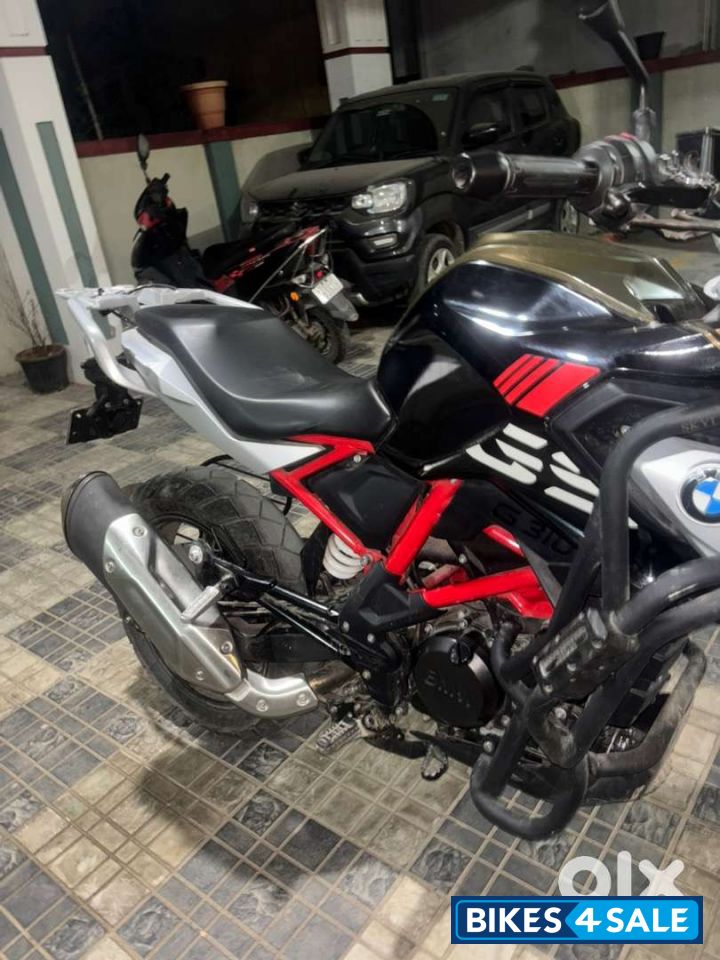 Kathmandu Golden Colour BMW G 310 GS