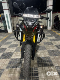 Kathmandu Golden Colour BMW G 310 GS