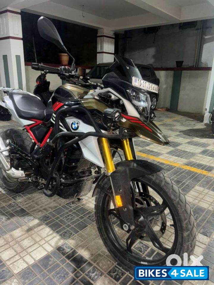 Kathmandu Golden Colour BMW G 310 GS