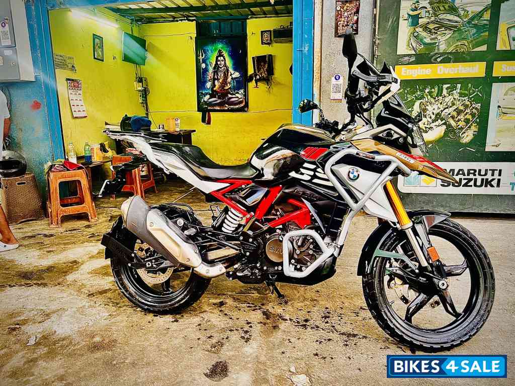 Kathmandu Golden Colour BMW G 310 GS