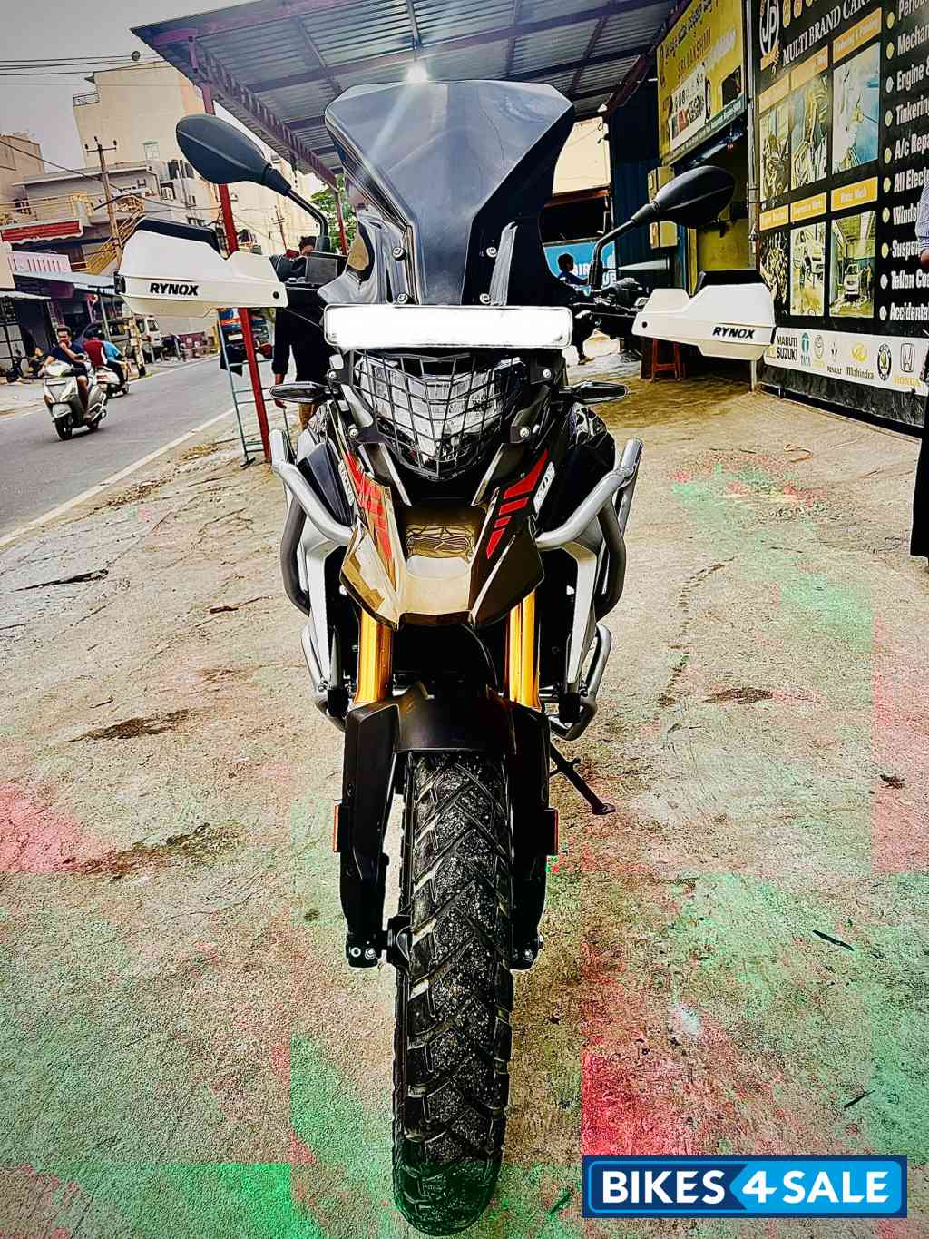 Kathmandu Golden Colour BMW G 310 GS Kathmandu Golden Colour BMW G 310 GS