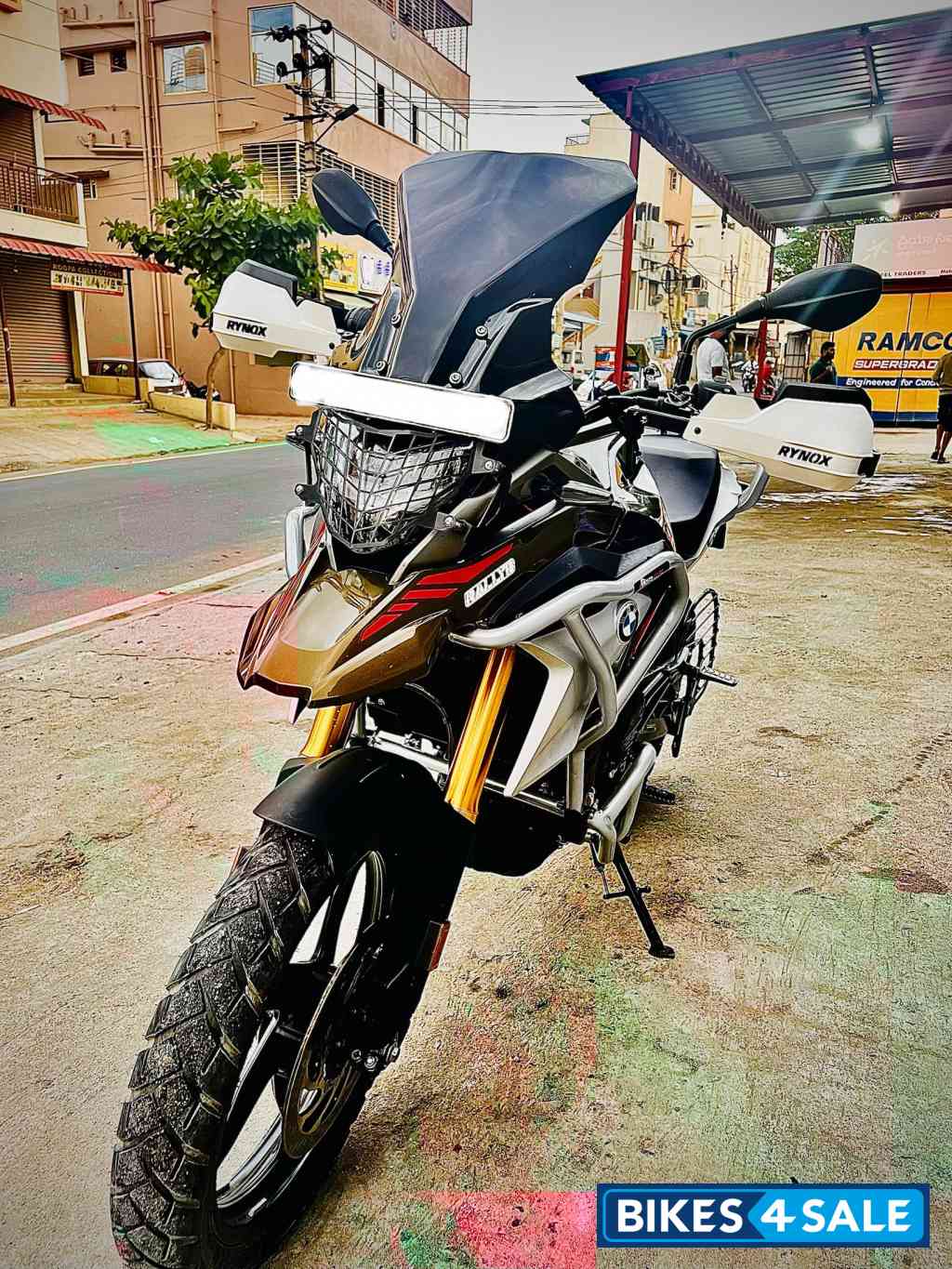 Kathmandu Golden Colour BMW G 310 GS Kathmandu Golden Colour BMW G 310 GS