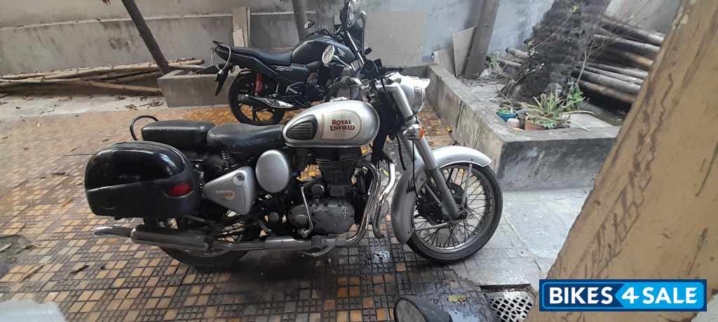 Silver Royal Enfield Bullet Standard 350