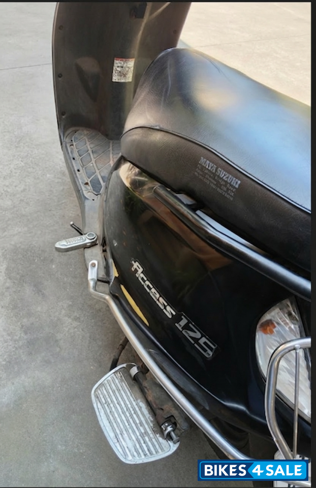 Black Suzuki Access 125