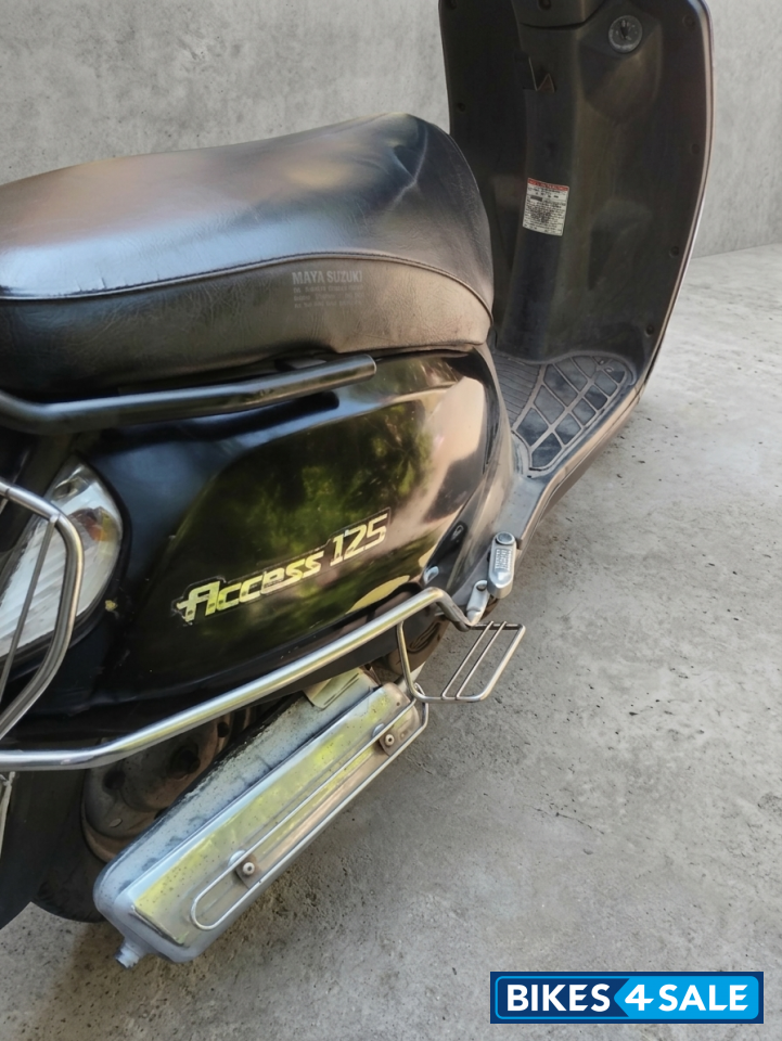 Black Suzuki Access 125