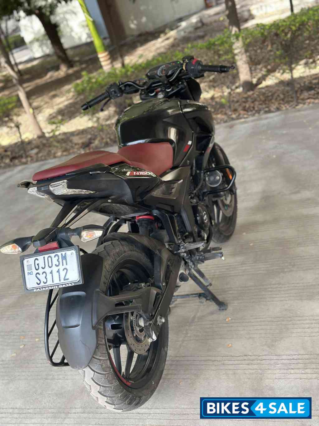 Black Bajaj Pulsar N160