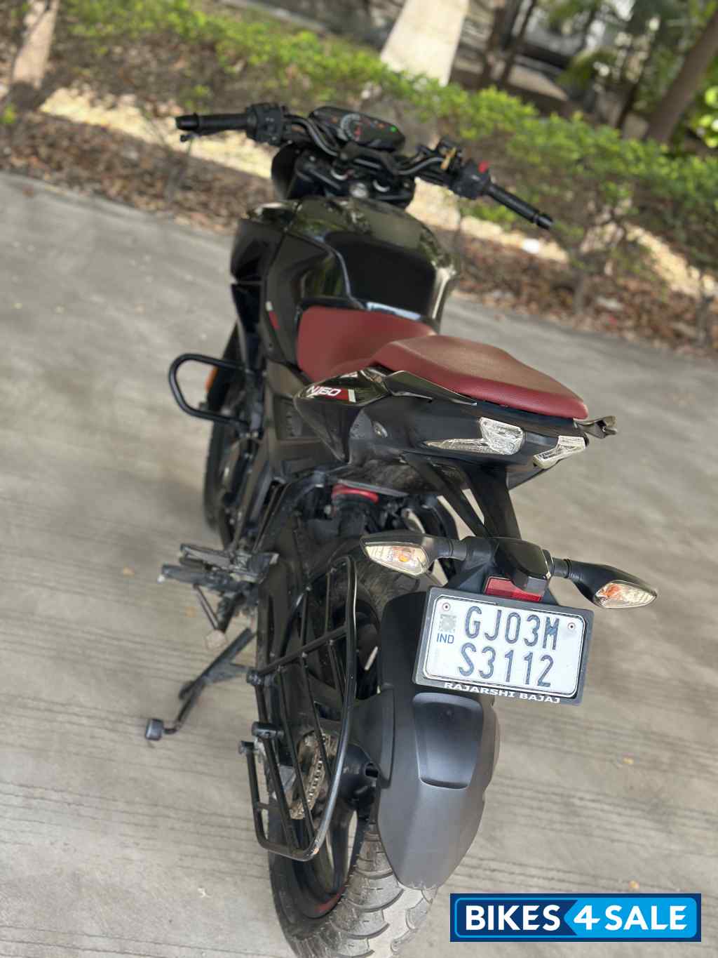 Black Bajaj Pulsar N160