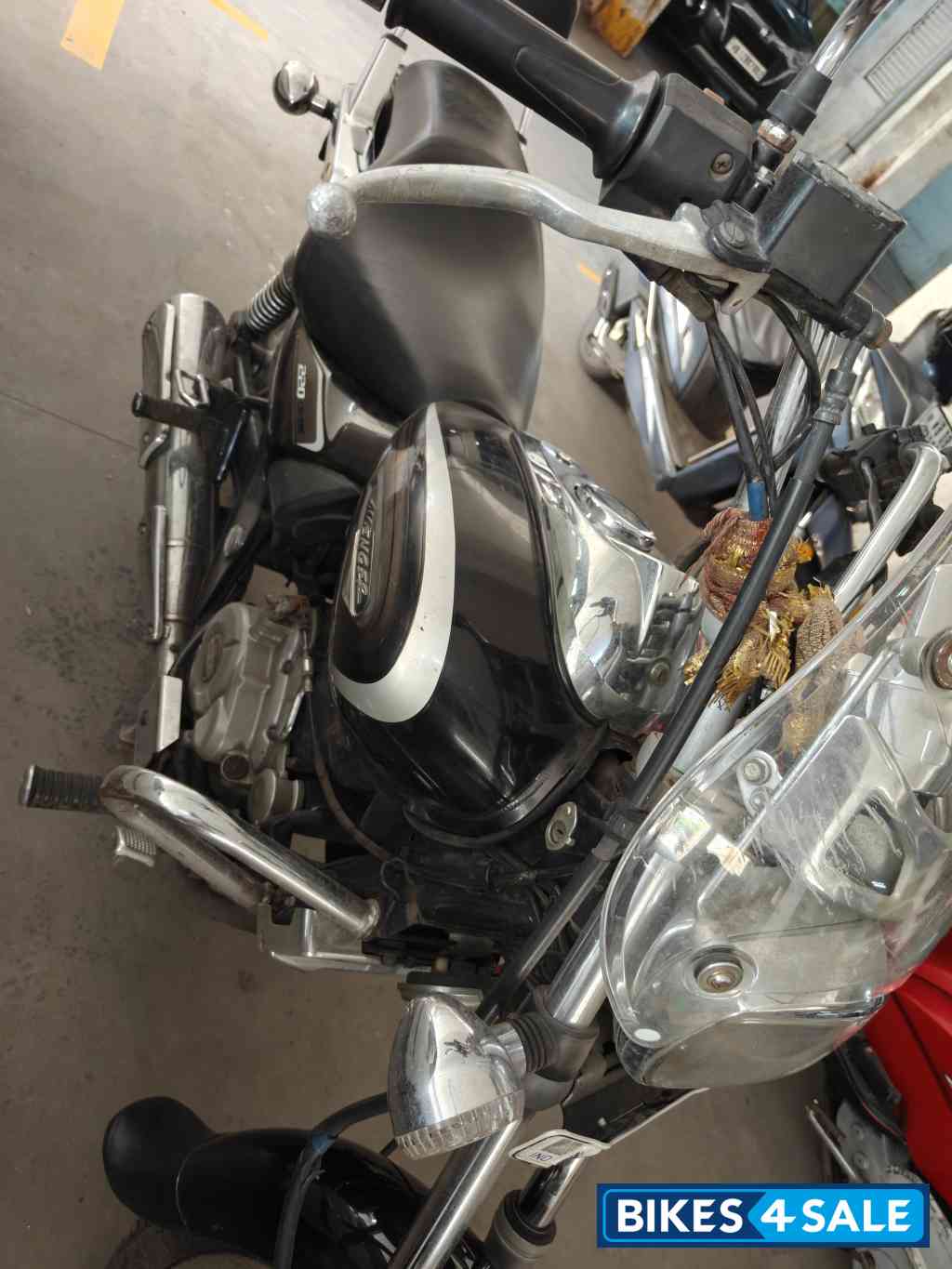 Bajaj Avenger Cruise 220