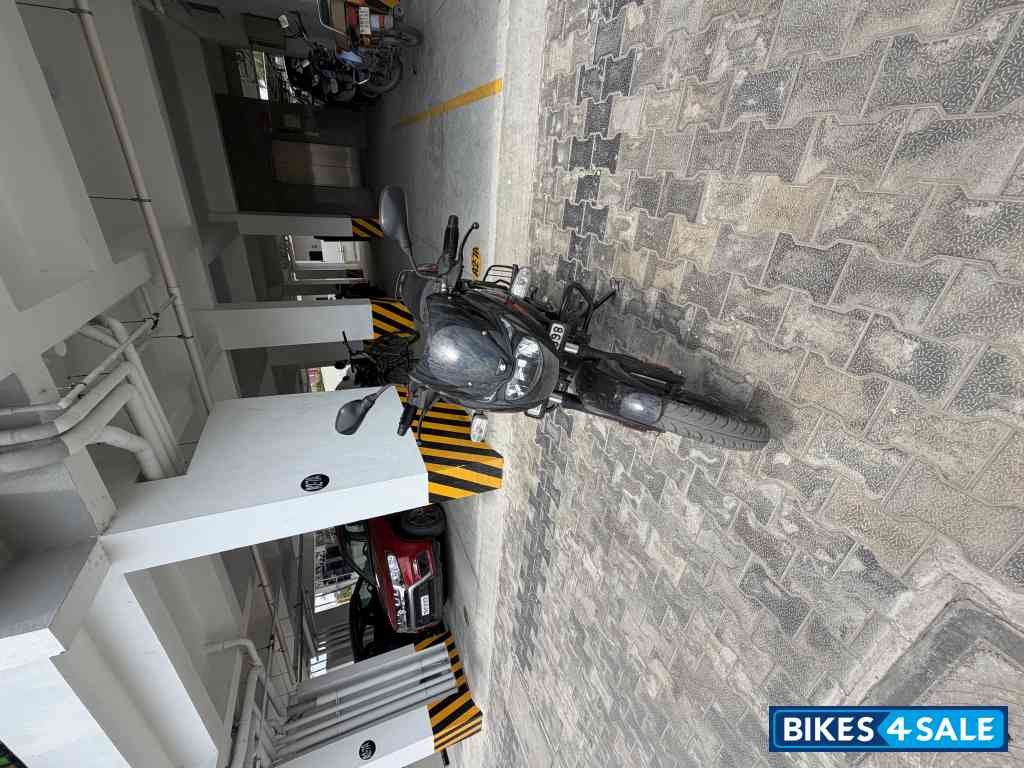 Black With Red Bajaj Pulsar 125 Neon Disc Single Seat