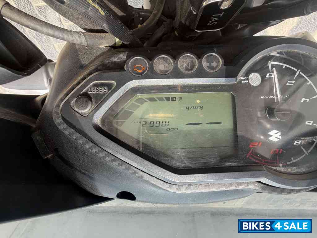 Black With Red Bajaj Pulsar 125 Neon Disc Single Seat