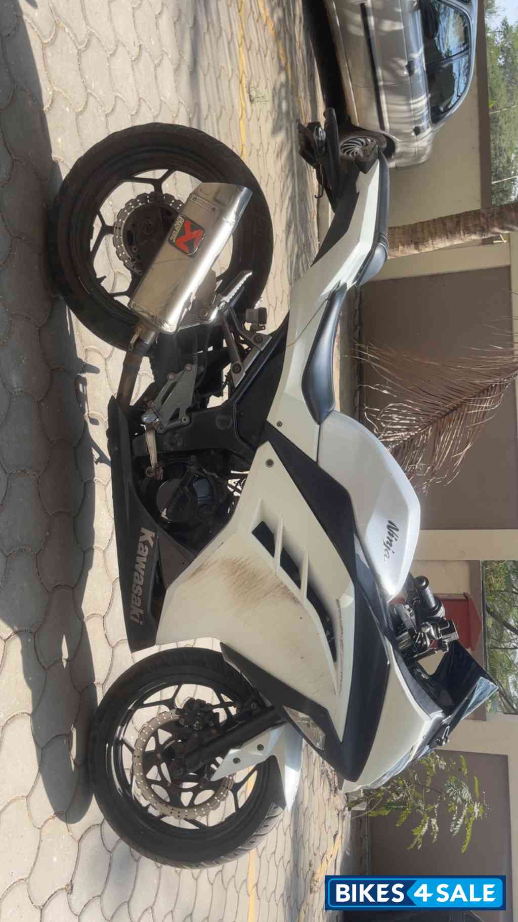 White Kawasaki Ninja 300R