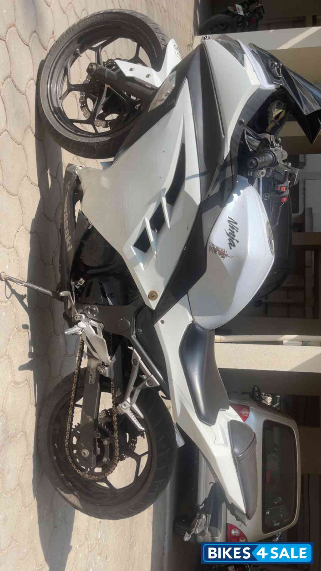 White Kawasaki Ninja 300R
