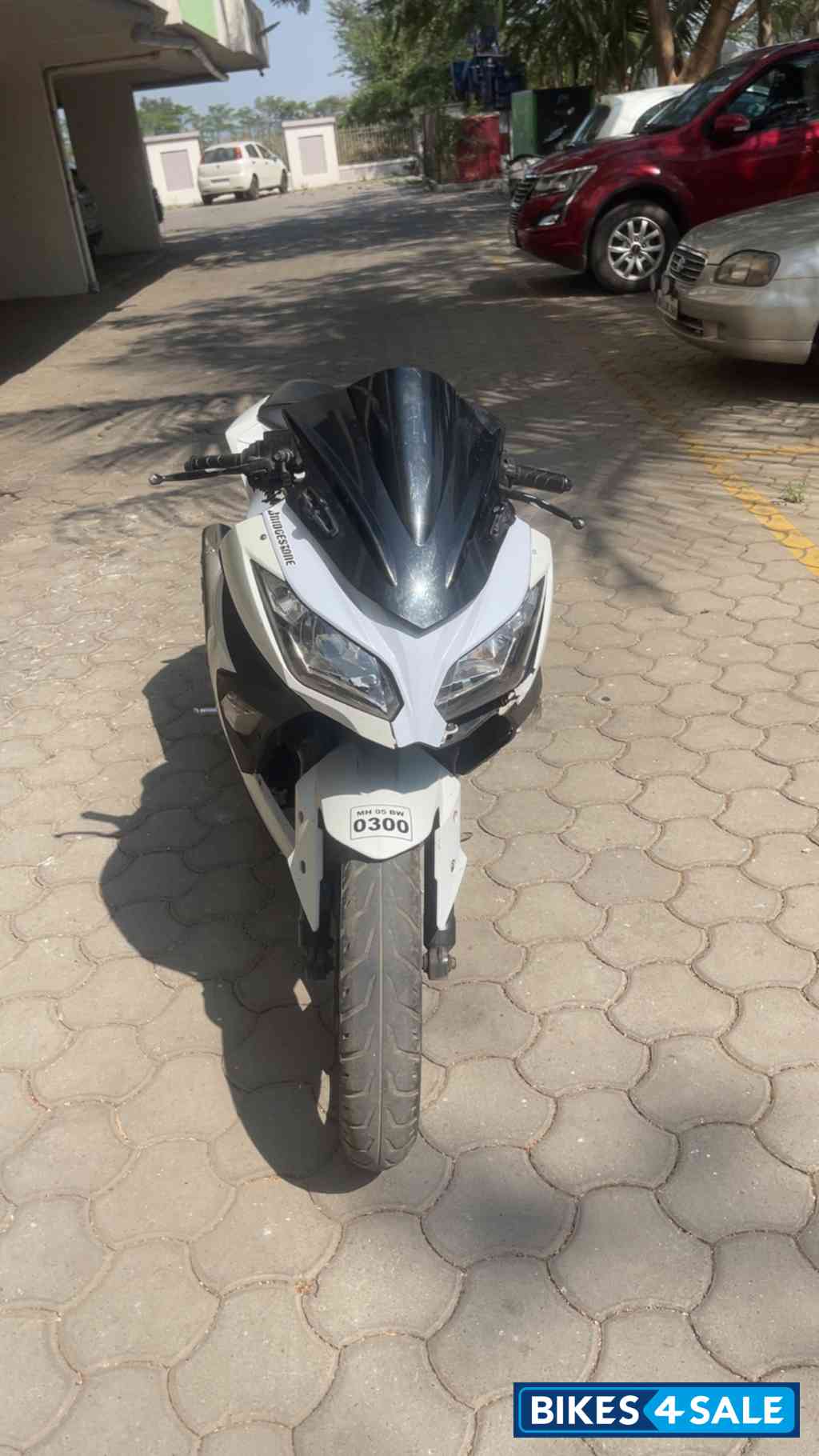 White Kawasaki Ninja 300R