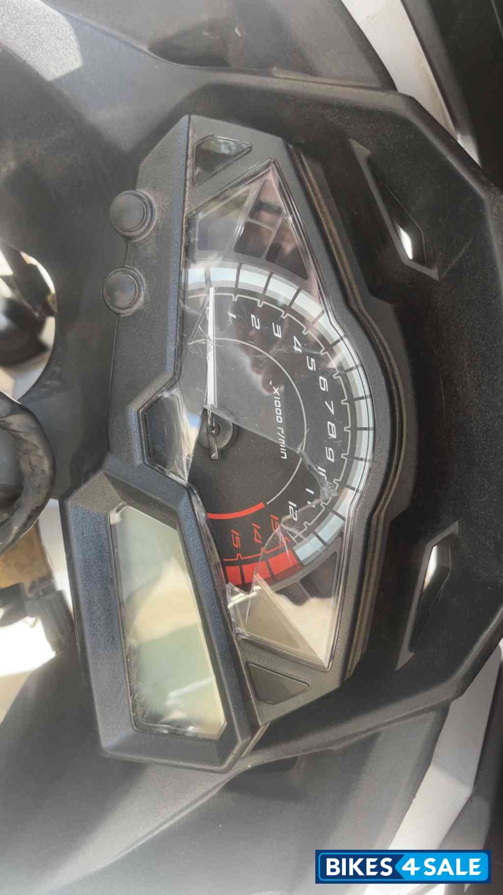 White Kawasaki Ninja 300R