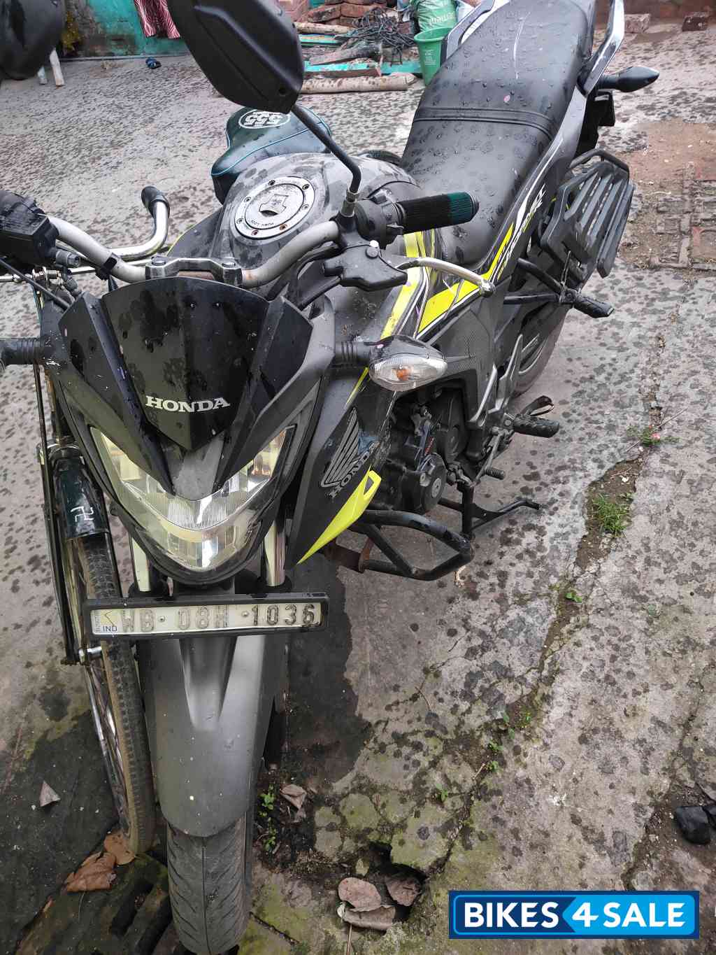 Lime Green Honda CB Hornet 160R ABS Lime Green Honda CB Hornet 160R ABS