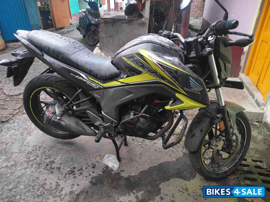 Lime Green Honda CB Hornet 160R ABS Lime Green Honda CB Hornet 160R ABS