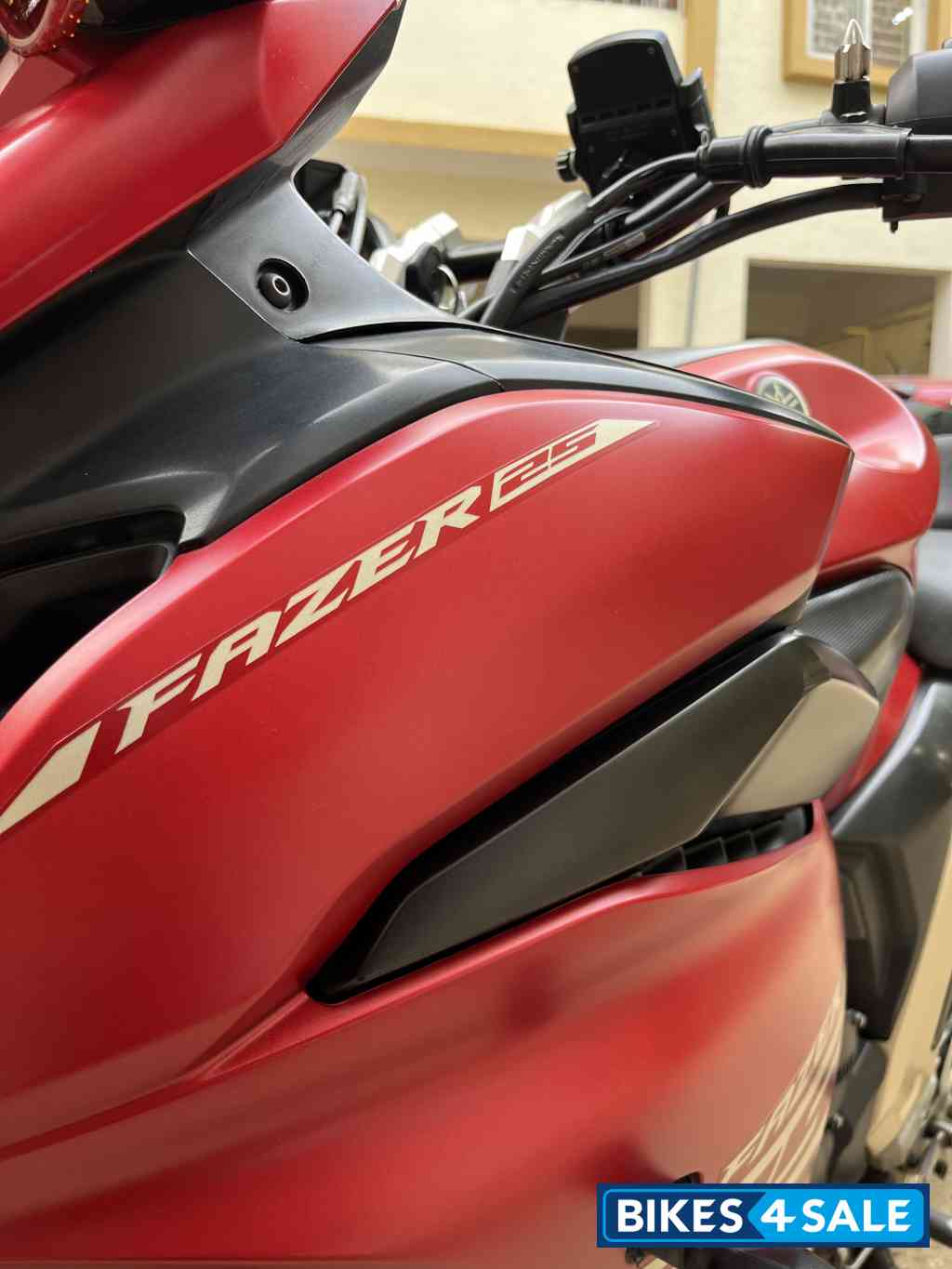 Red Yamaha Fazer 25