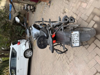 Sparkling Black Bajaj Dominar 250