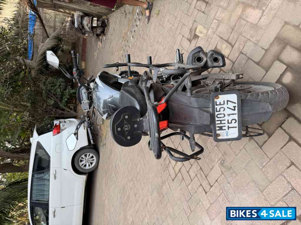 Sparkling Black Bajaj Dominar 250 Sparkling Black Bajaj Dominar 250