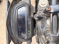 Sparkling Black Bajaj Dominar 250