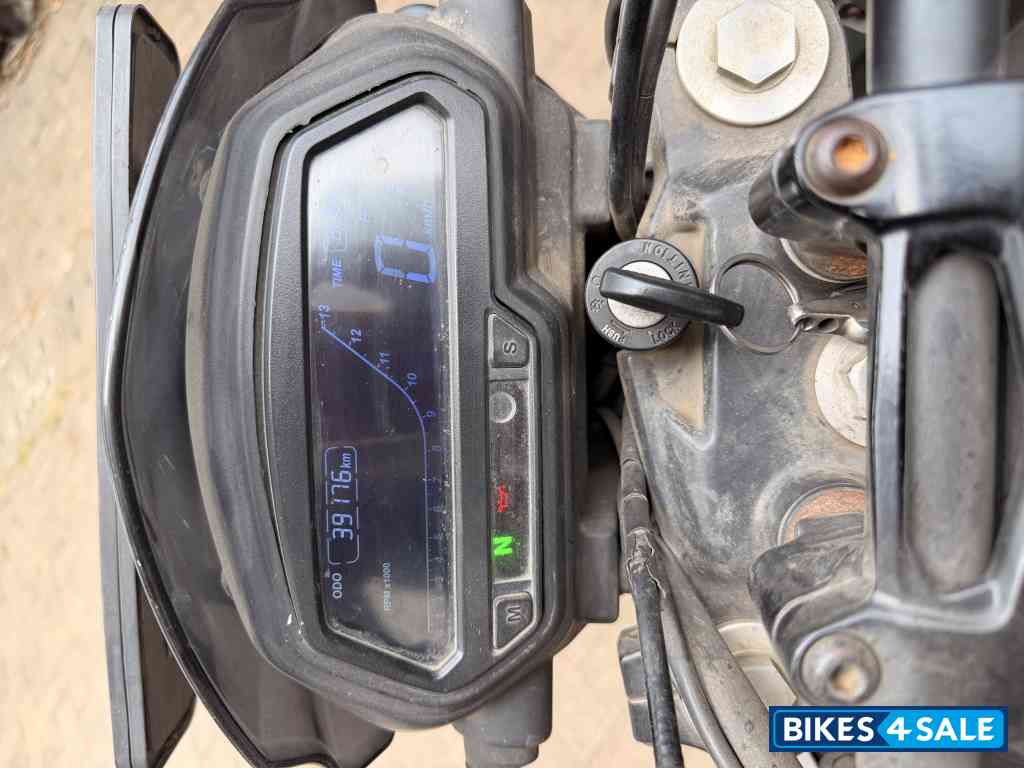 Sparkling Black Bajaj Dominar 250 Sparkling Black Bajaj Dominar 250