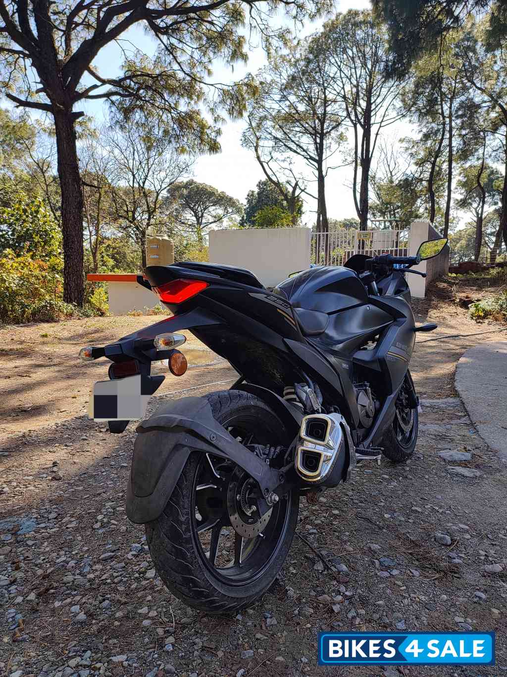 Matt Black Suzuki Gixxer SF 250