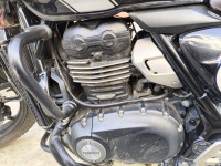Black Triumph Scrambler 400 X