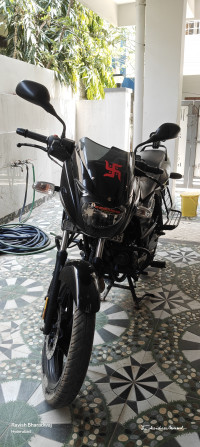 Black Bajaj Pulsar 125